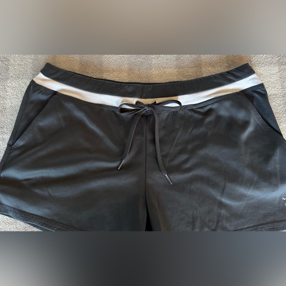 Danskin Now Women’s Grey Athletic Shorts w/White Stripe Large Drawstring Pockets - Picture 5 of 7